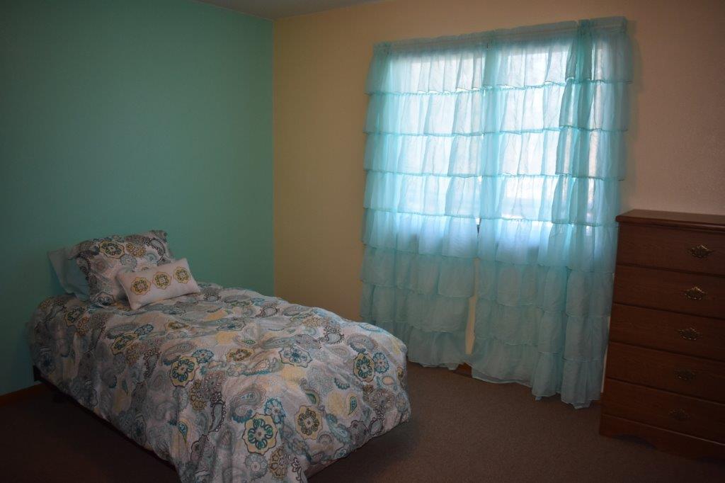 United Friends Pierz bedroom