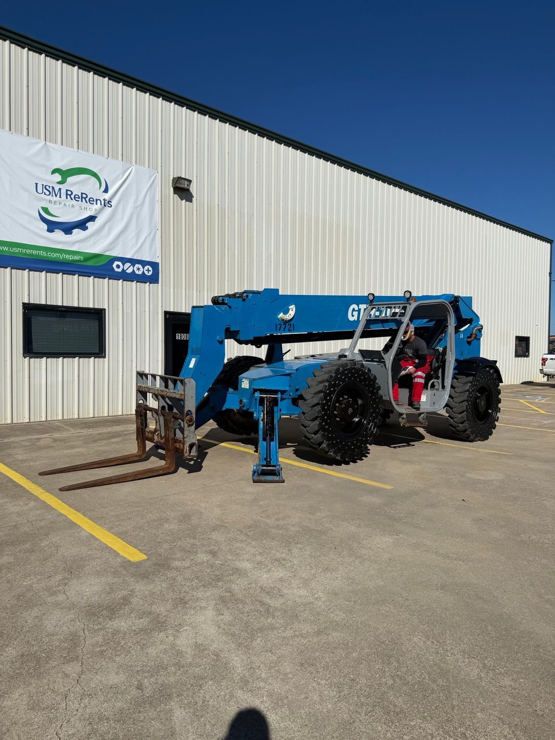 2015 GENIE GTH1056 Telehandler