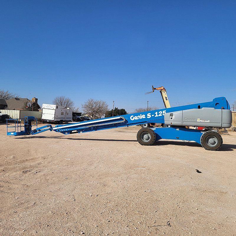 Genie S-125 Telescopic Boom Lift