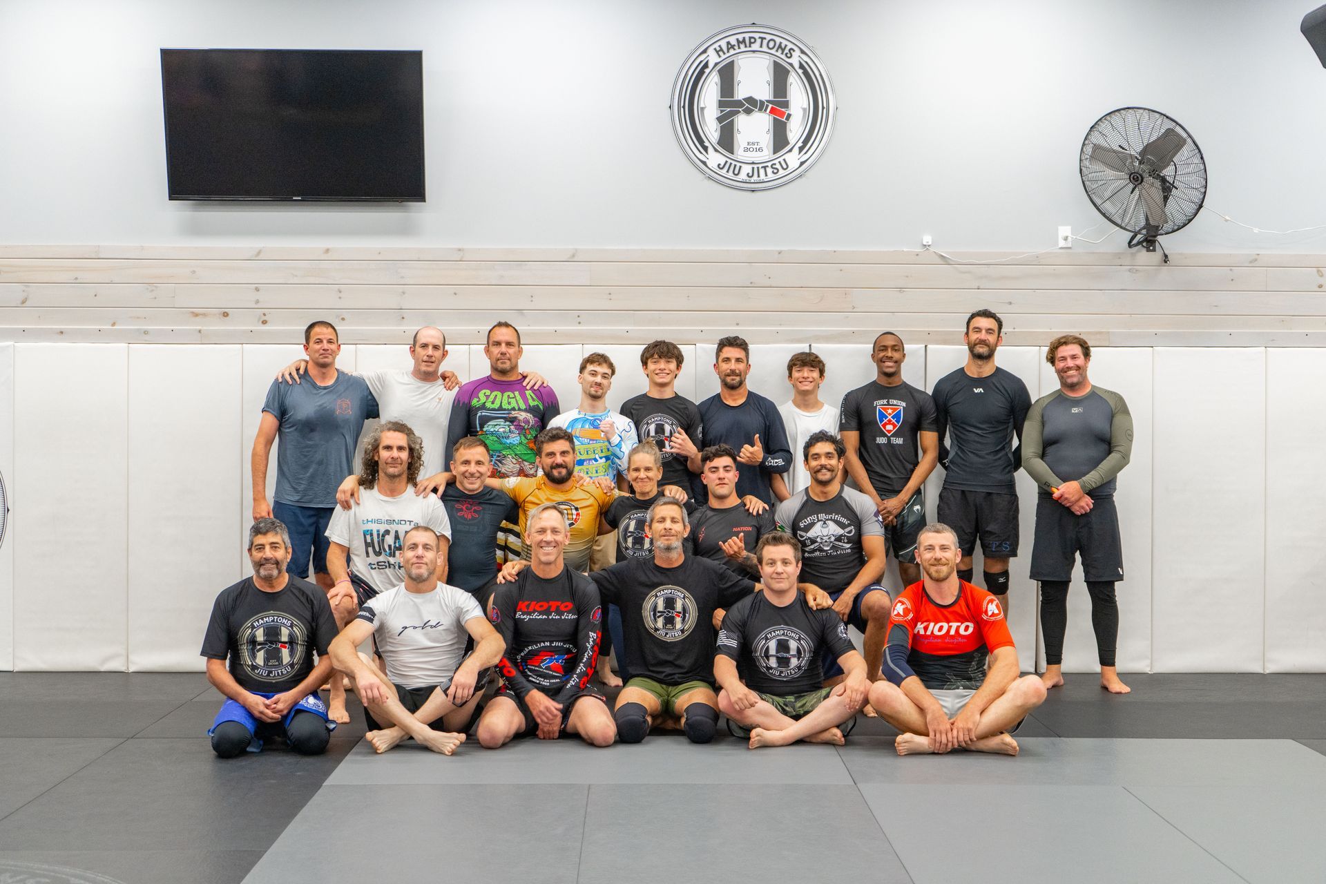 Students practicing Brazilian jiu jitsu techniques at Hamptons Jiu-Jitsu academy in Southampton NY