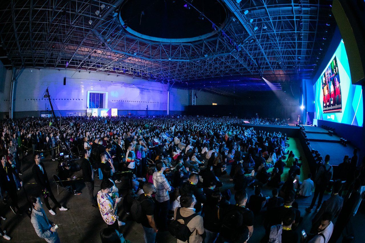 Image shows a keynote at FIRE FESTIVAL 2022 with full audience