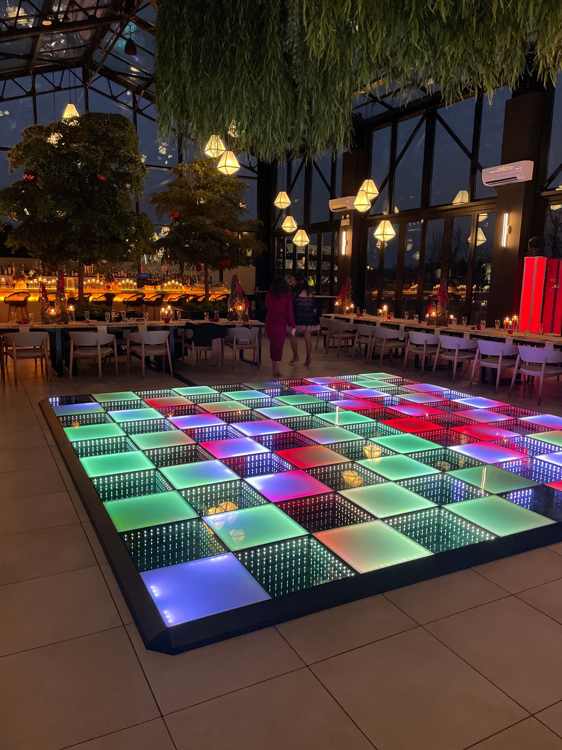 led-light-up-disco-dance-floor-rentals-in-chicago