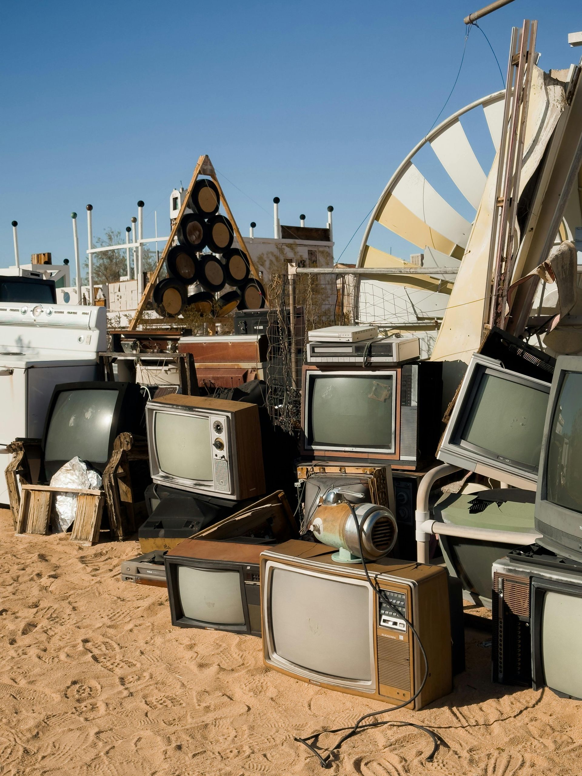 How to Easily Dispose of Old Appliances in Your Home