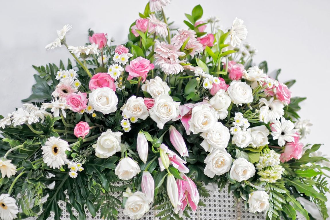 Composizione floreale per funerali