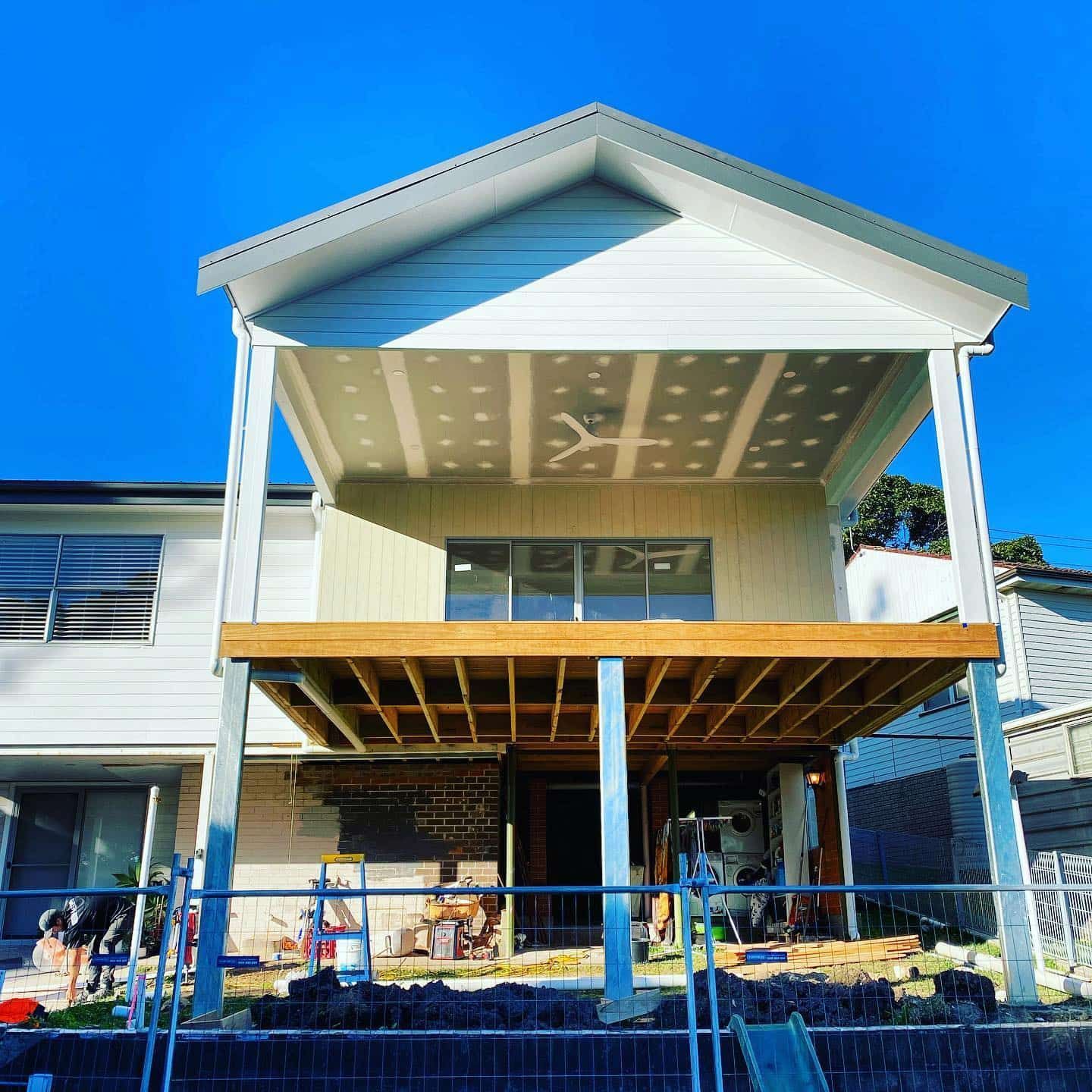 Deck With Flat Fly Over - The Leading Building Company in Cooranbong, NSW