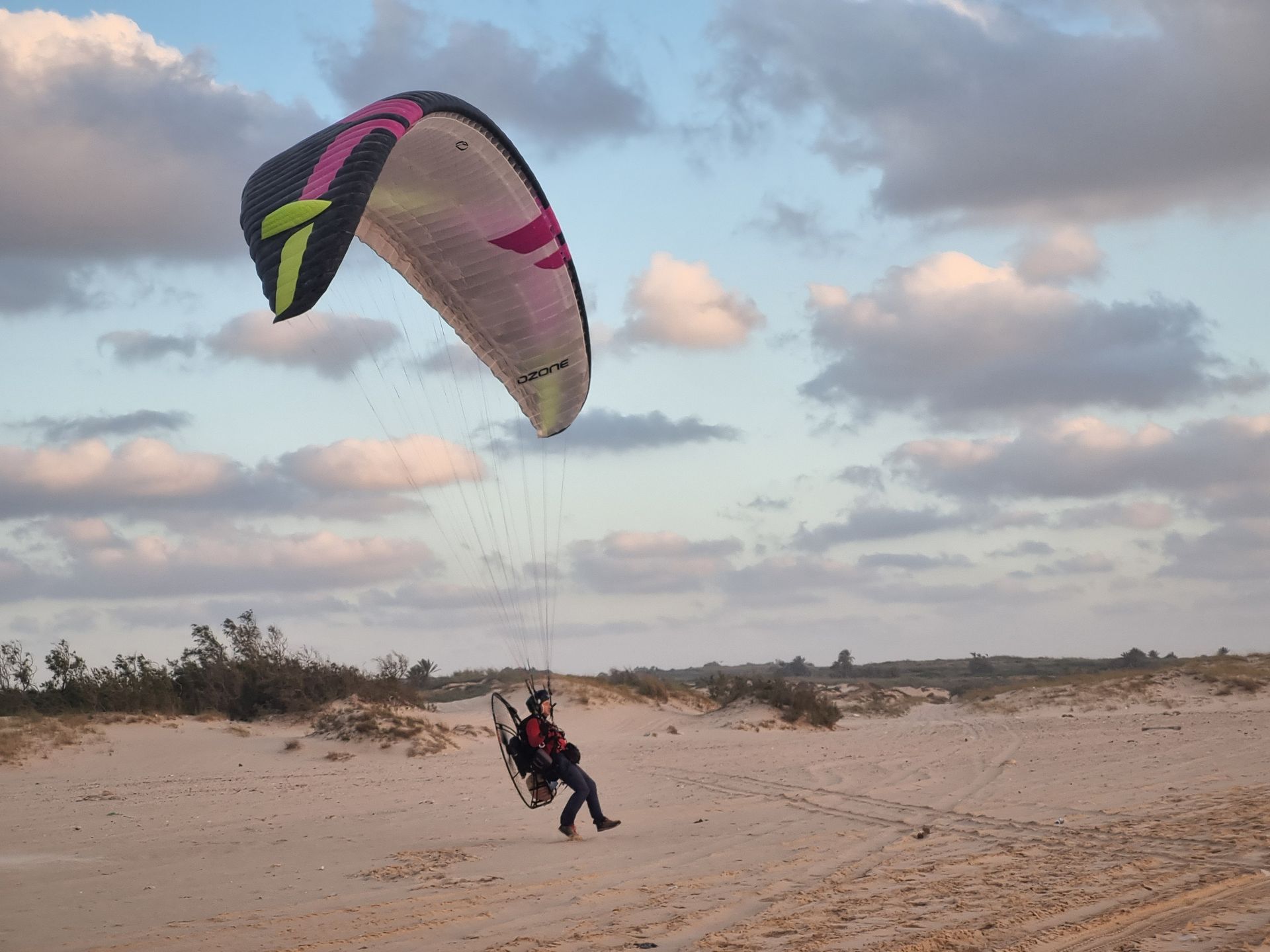 עין המצלמה חוקרת את קו המים, מתוך סדנת צילום בסלולרי