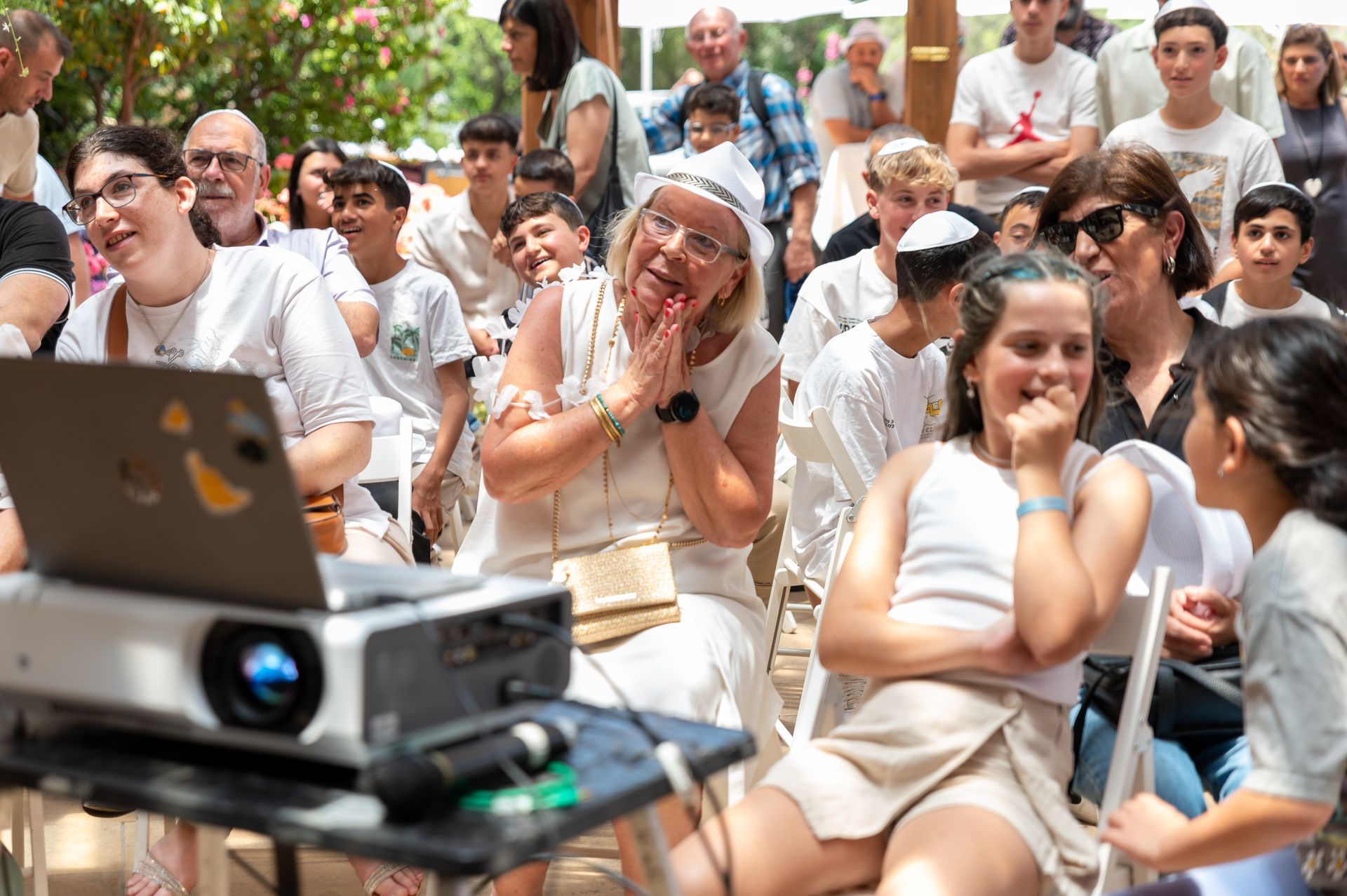 צילום ארועים קטנים ; צילום בת מצווה ; צילום ארועים עסקיים ; צילום חינה