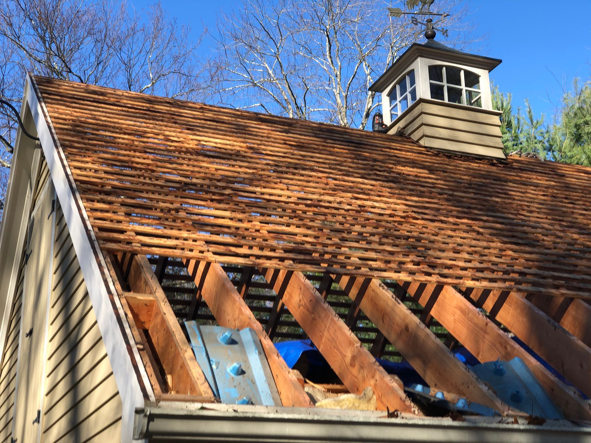 Secure your roof and enjoy peace of mind, knowing you’re protected against Texas storms.
