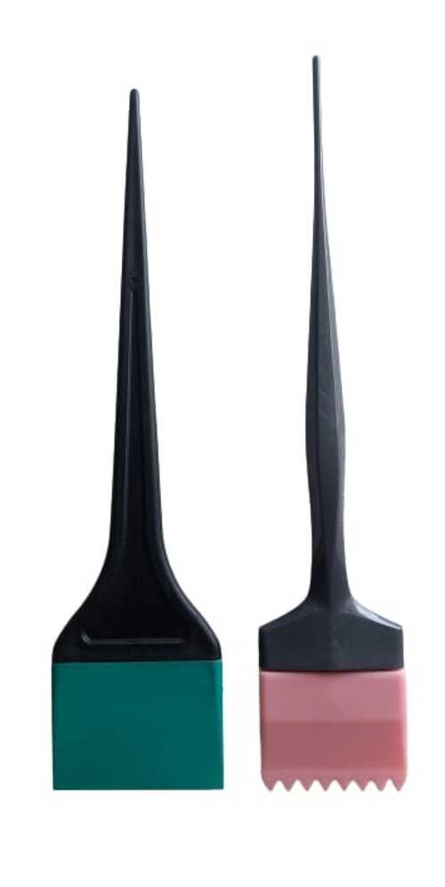 Dos pinceles para teñir el cabello, uno tiene una cabeza ancha y plana, y el otro tiene una cabeza más pequeña y dentada