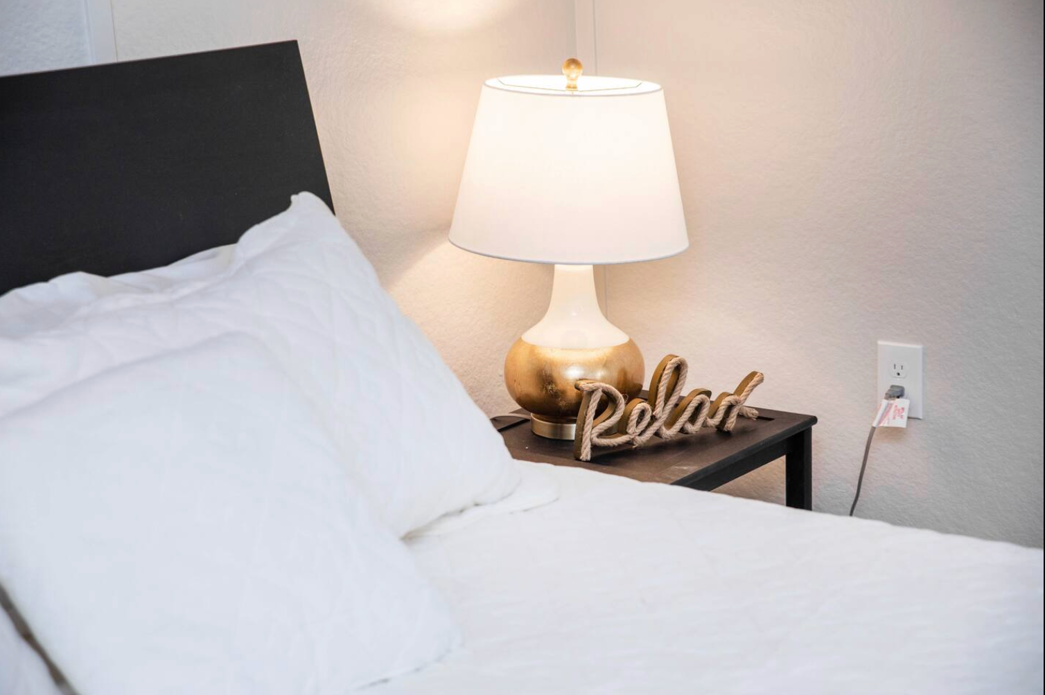 Bedside table with lamp, 