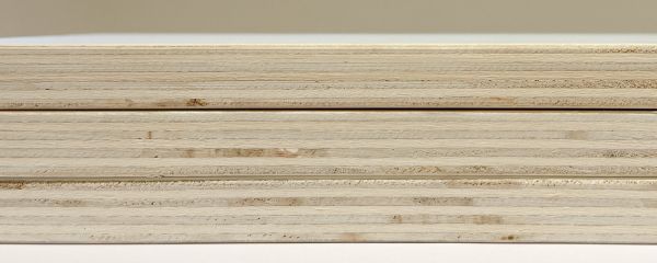 Lightweight plywood for veneering