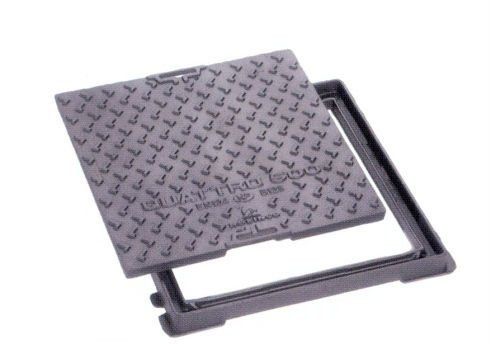 Chiusino in ghisa a Roma grigio quadrato