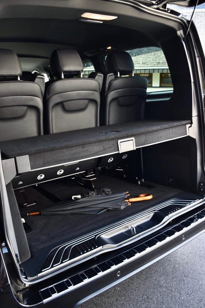 Reinigung im Kofferraum