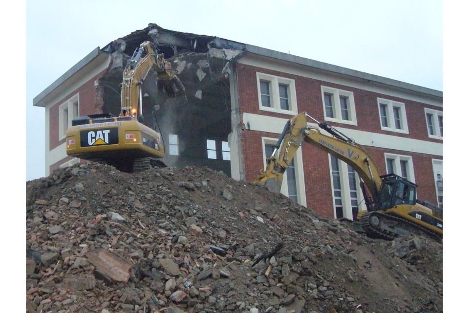 Demolizioni a norma di legge