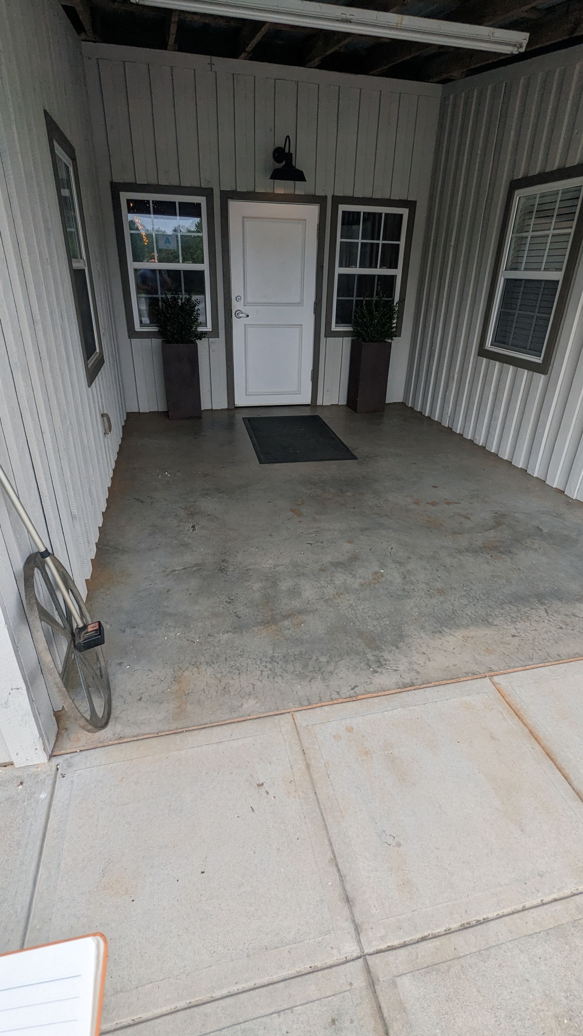 Concrete Grinding, Staining and Sealing