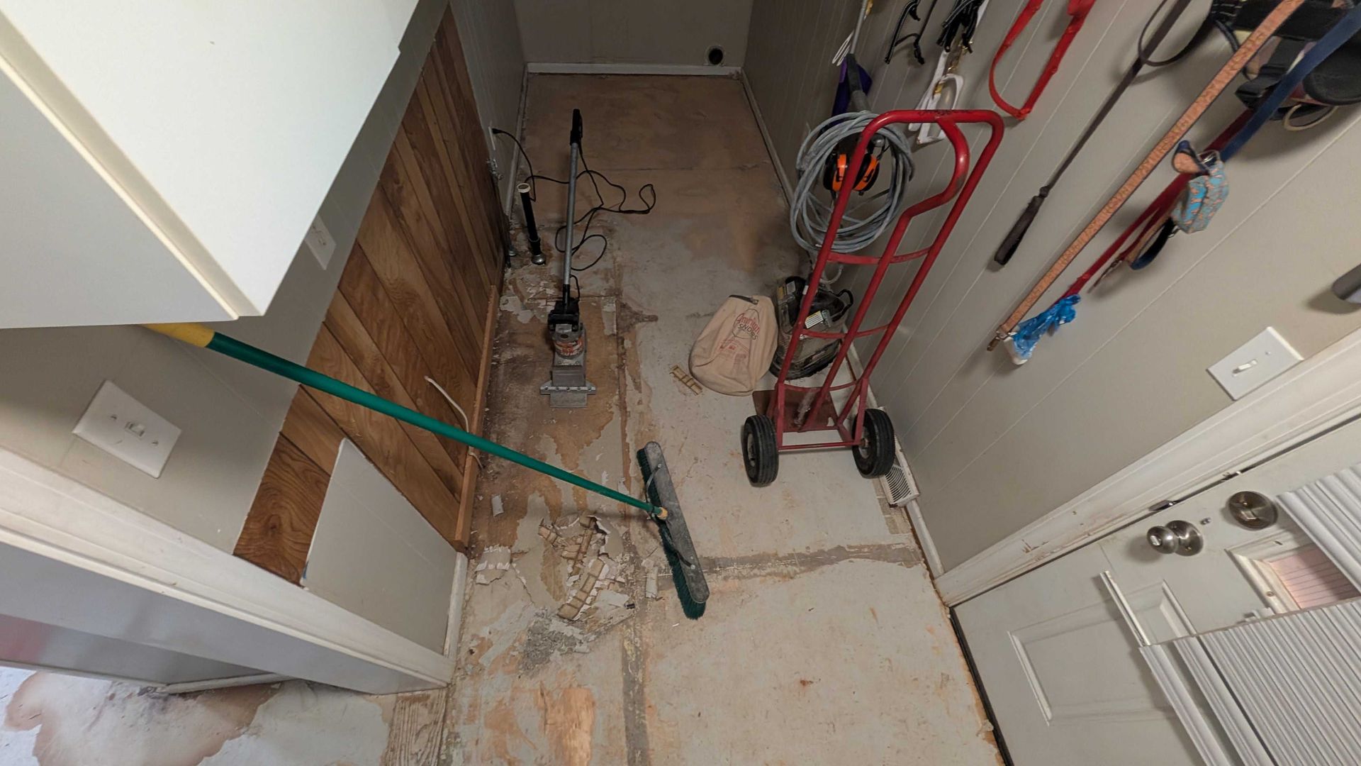 A room with a lot of tools on the floor.