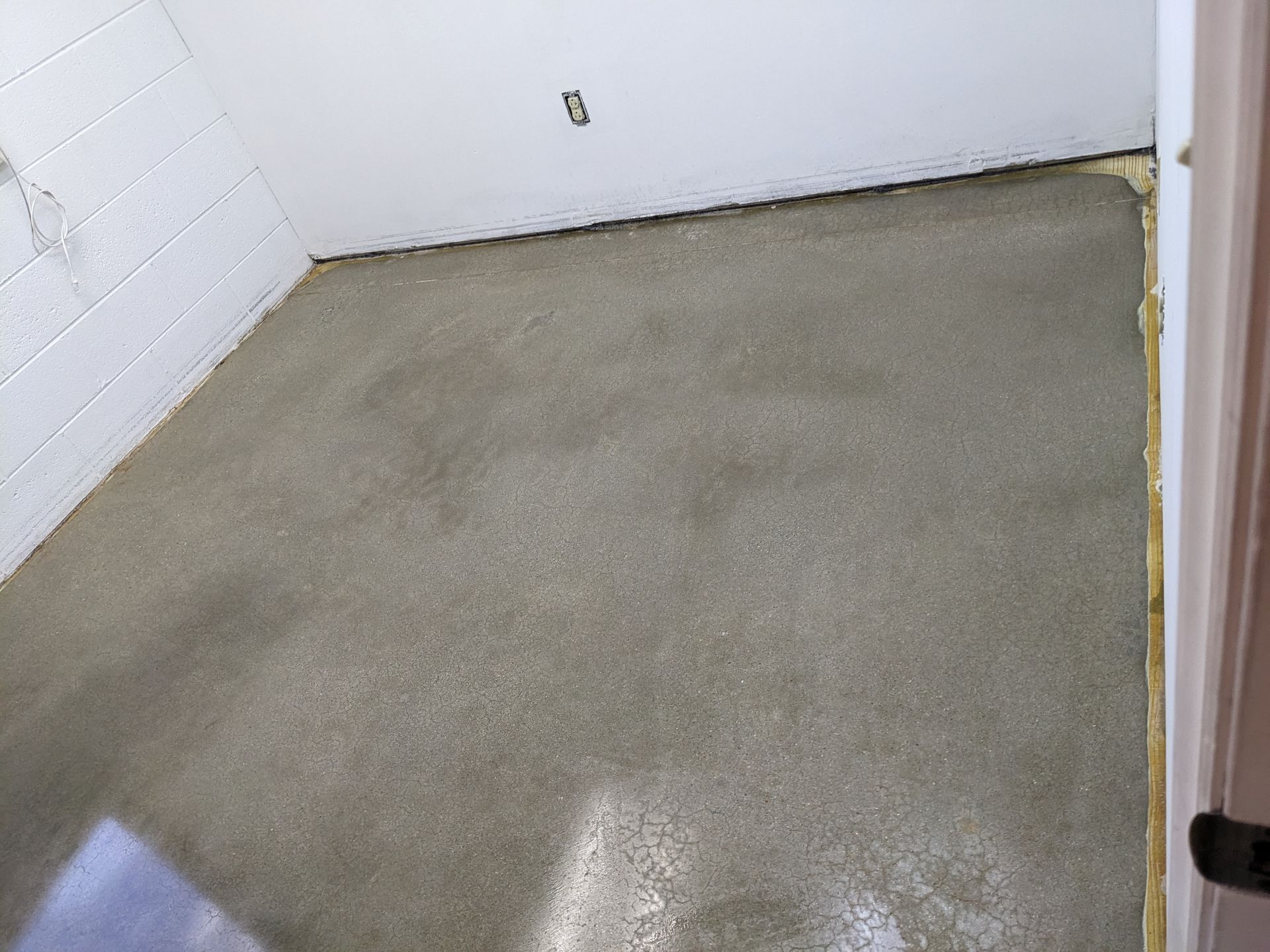 Zachary Daniel Concrete restored and polished commercial concrete flooring in Asheville, North Carolina.