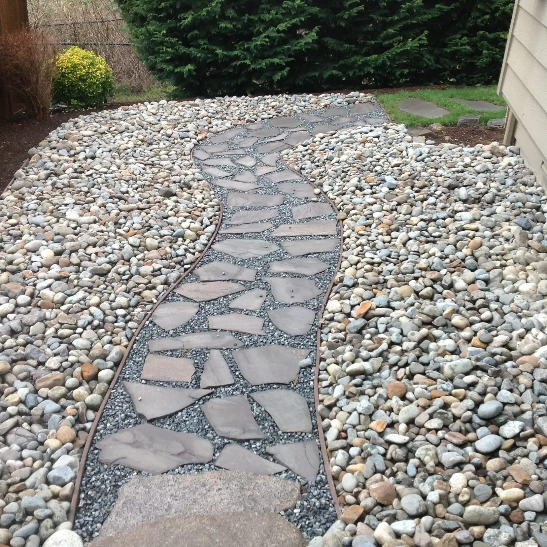 Uyeta Landscape & Maintenance Image