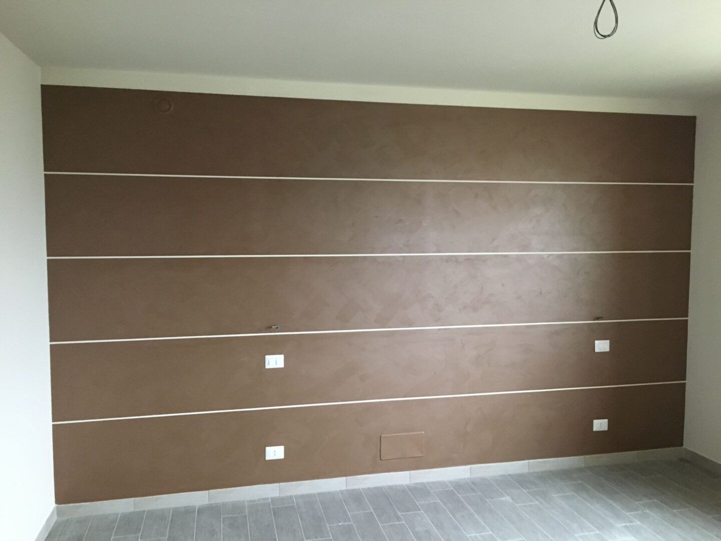 decorazione-righe-orizzontali-marrone