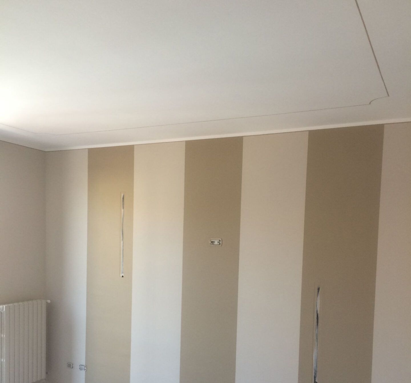 decorazione-righe-verticali-marrone