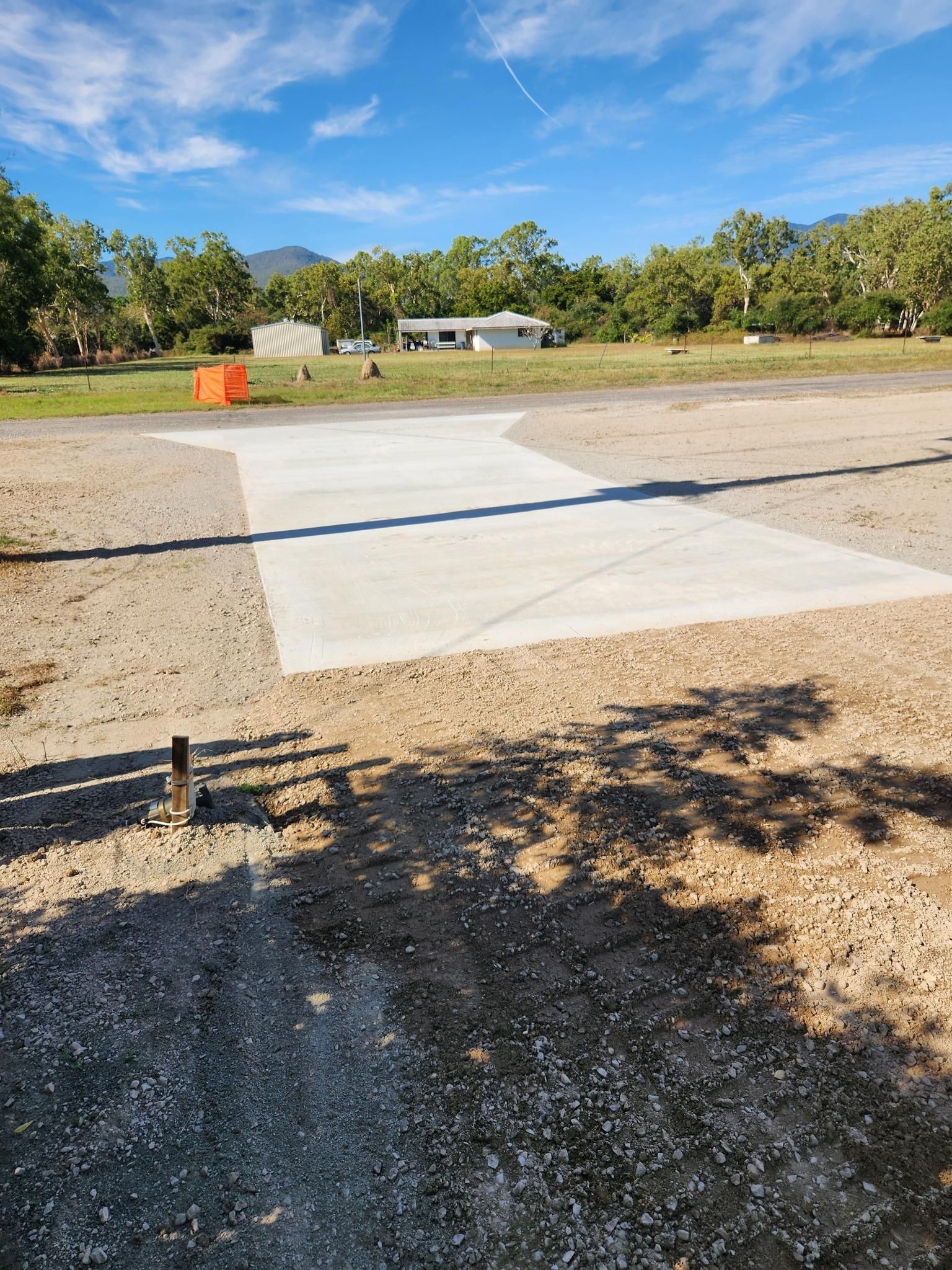 Driveway Pad in Gravel Area — AGM HIRE NQ in Kirwan, QLD