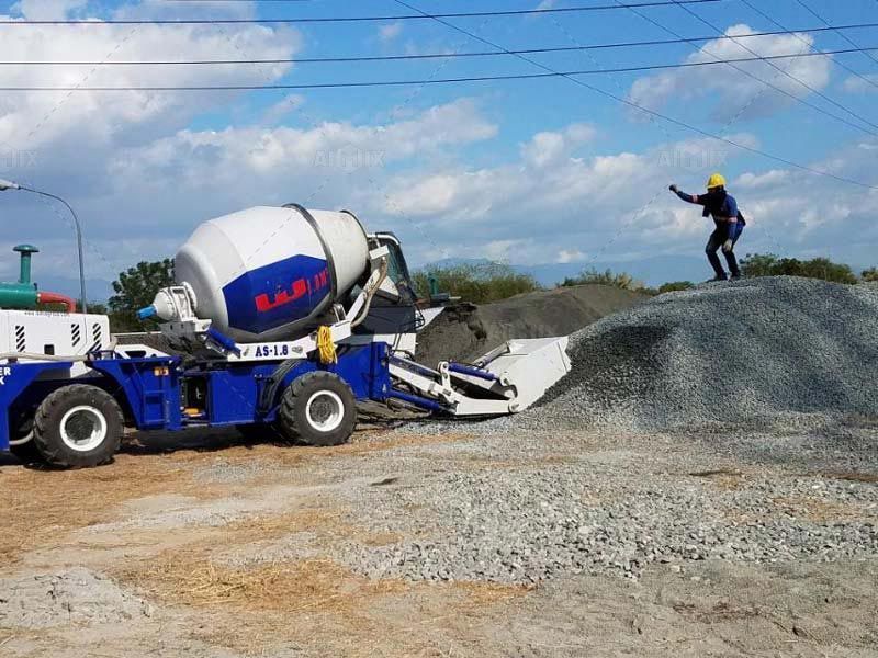 self loading concrete mixer with pump