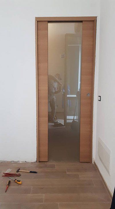 porte in legno installazione