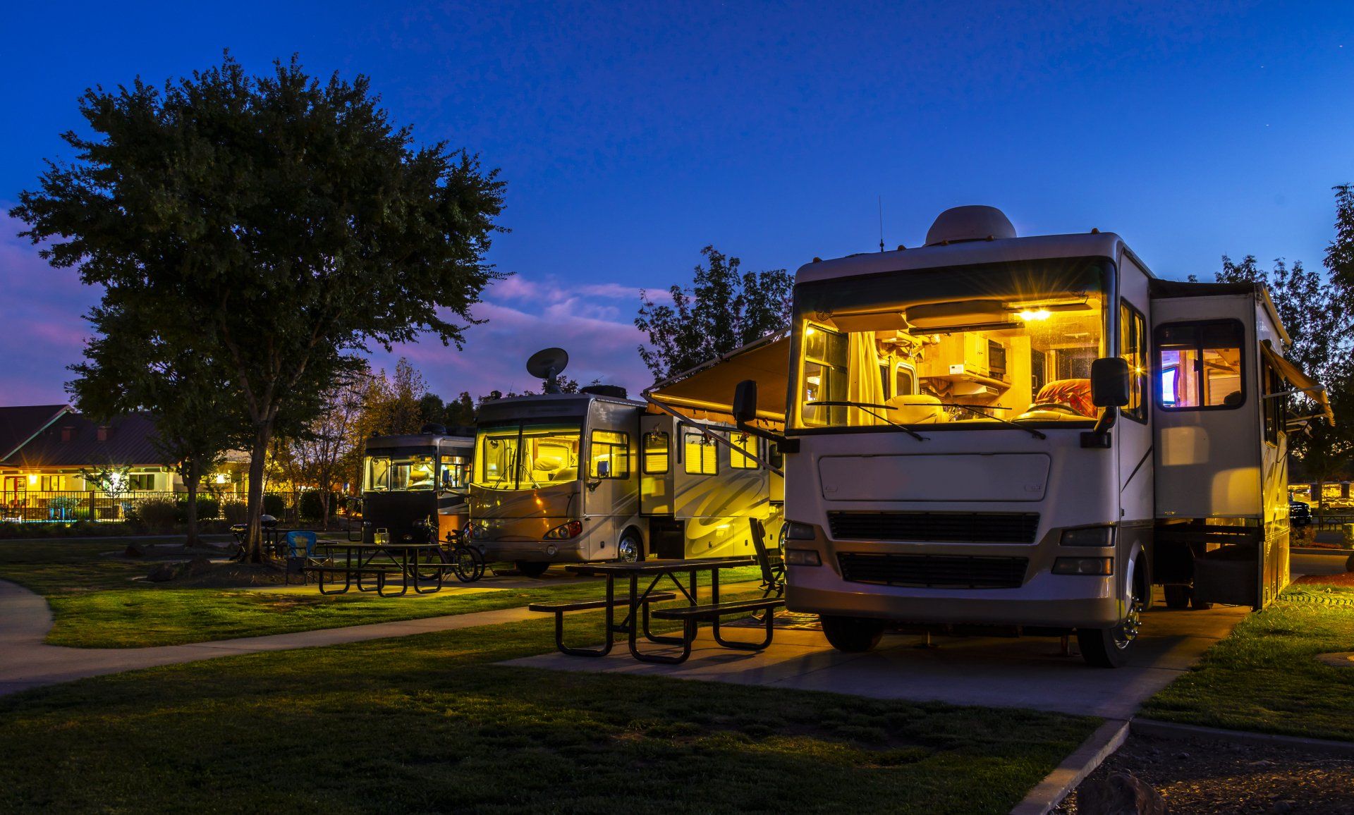Camping Under the Night Sky — Davis, OK — KV Mobile RV Park