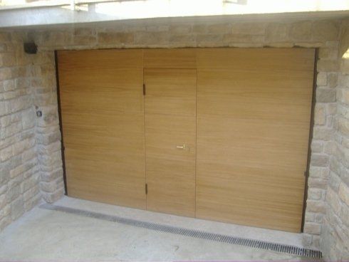 Serrande in alluminio per garage di attività commerciali