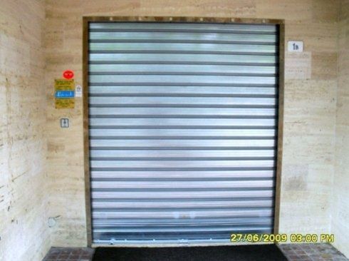 Serramenti in metallo per negozi