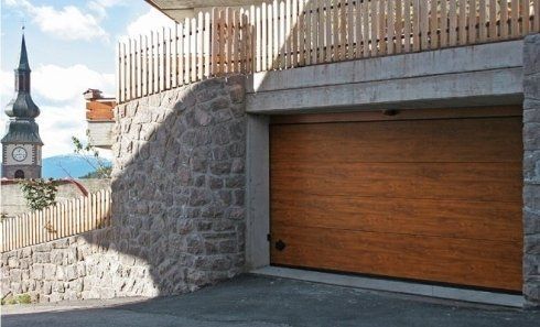 Portoni per garage in legno personalizzabili