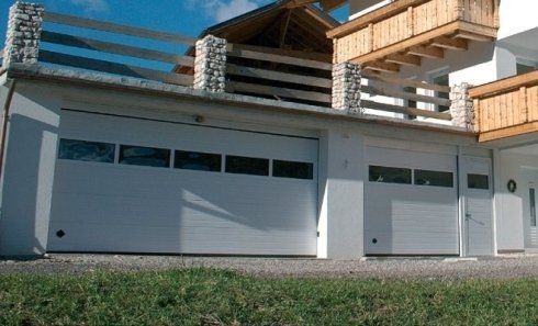 Portoni per garage bianco