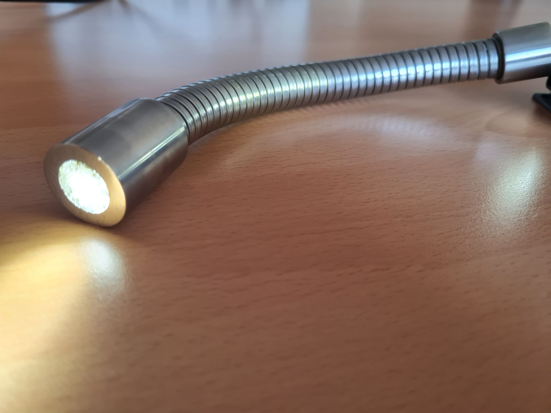 fibre optic light used in medical