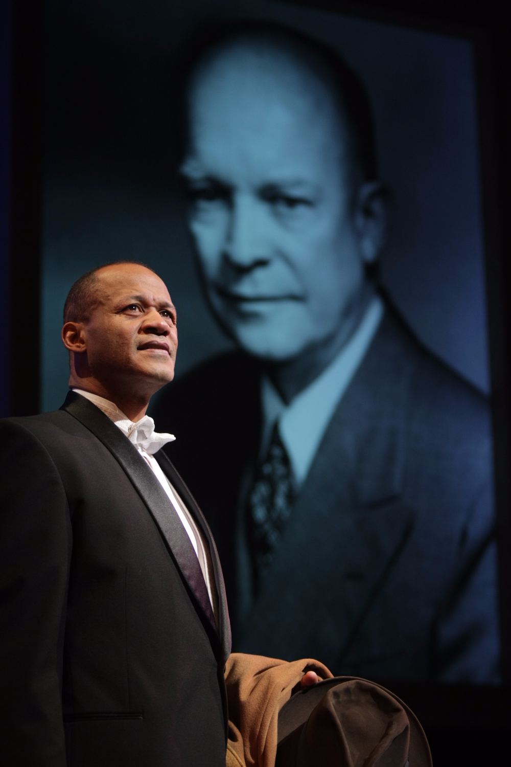 Looking Over the Presidents Shoulder