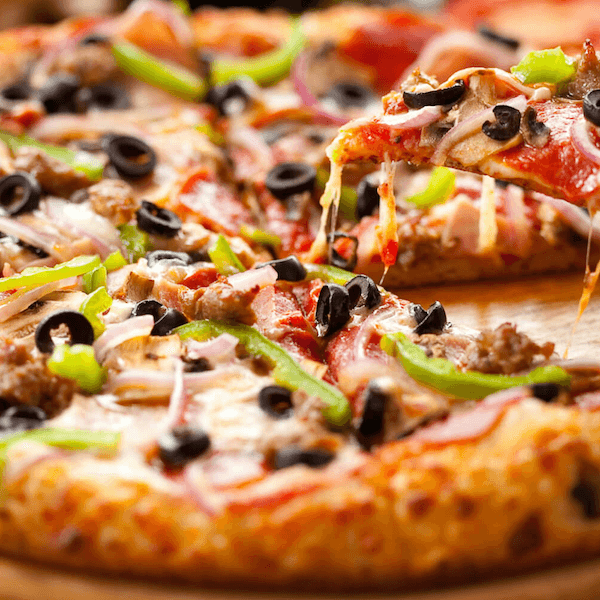 fresh pizza at lamppost pizza Davis