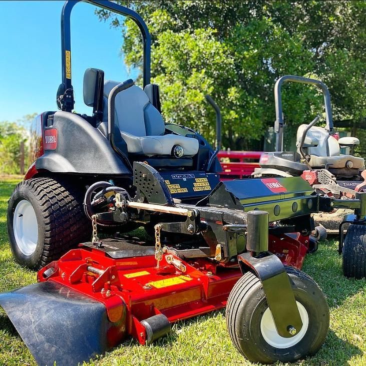 A Toro Zero Turn Lawn Mower is Parked in the Grass — 4WD Slashing & Large Area Mowing In Evans Head, NSW