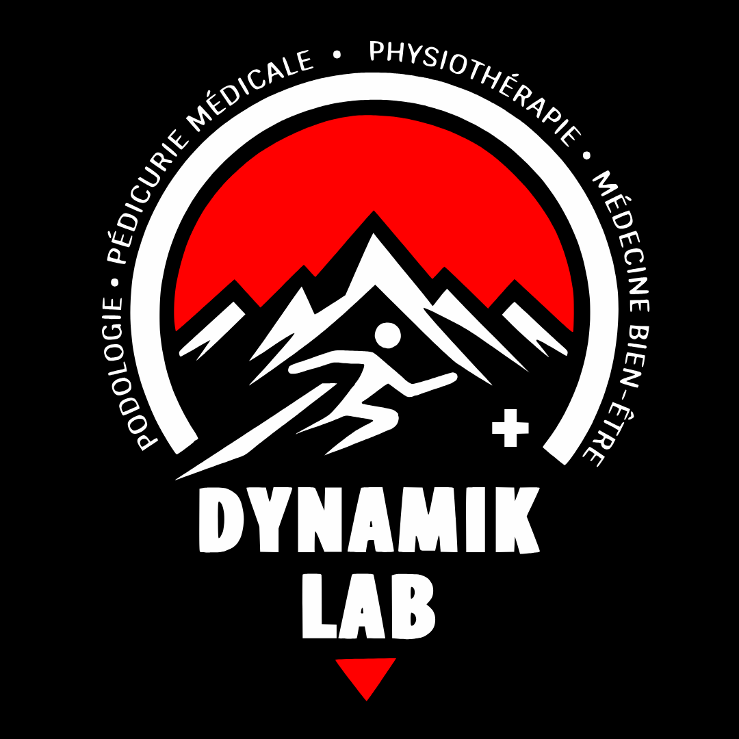 Logo de Dynamik Lab, représentant une chaîne de montagnes surplombant un coureur, en rouge et blanc sur fond noir. Inclut du texte pour les services médicaux.