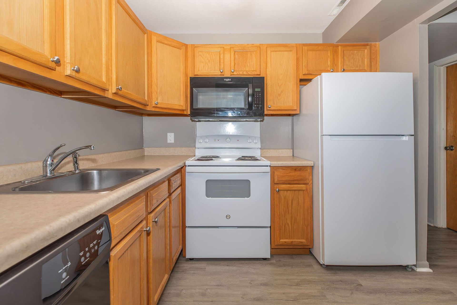 Kitchen at the Homewood Manor apartments in Moline, IL
