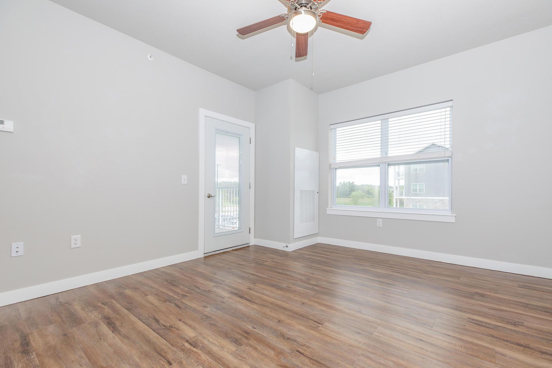 The Groves on Devils Glen apartments in Bettendorf, IA with large living rooms