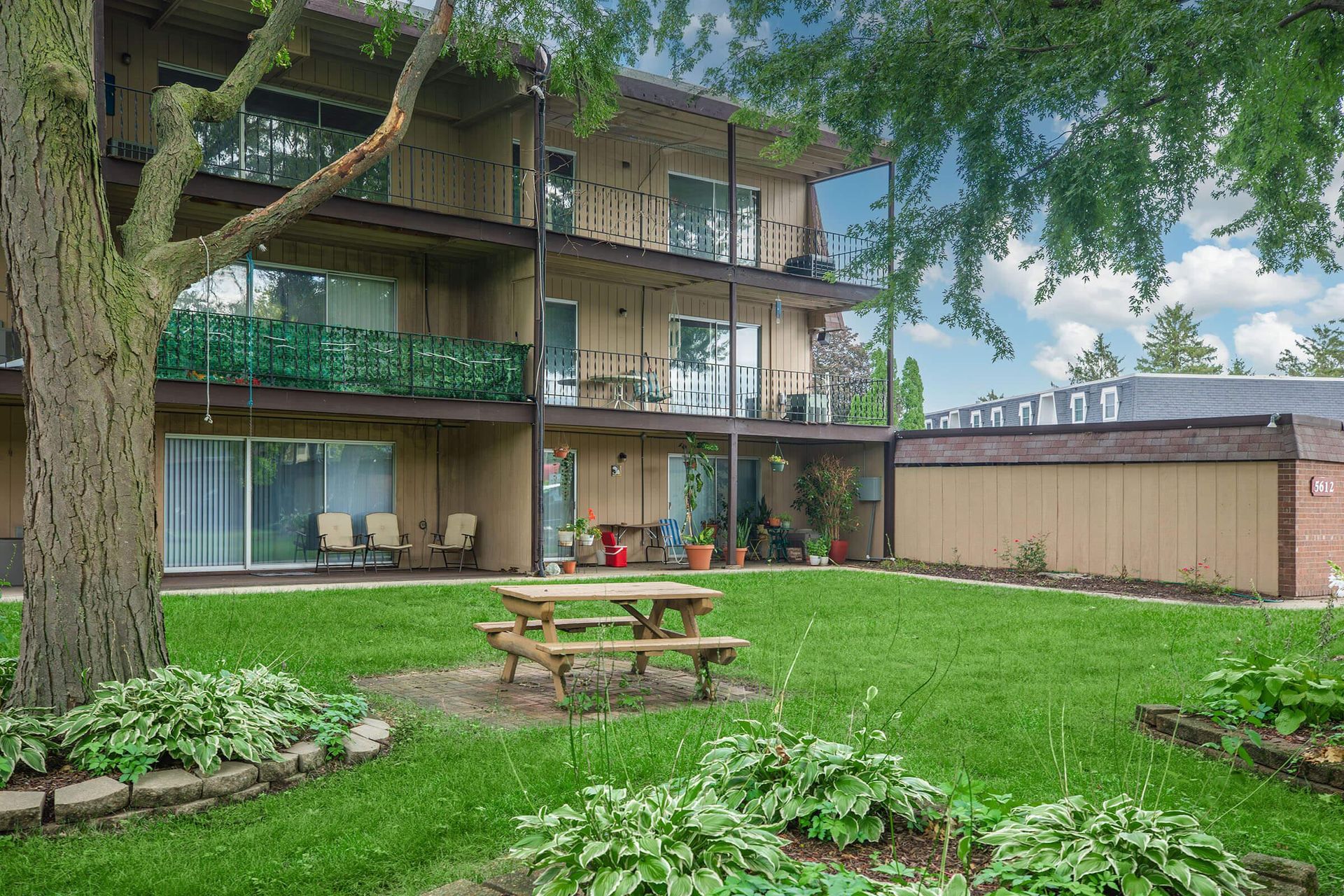 Large balconies at the Homewood Manor apartments in Moline, IL