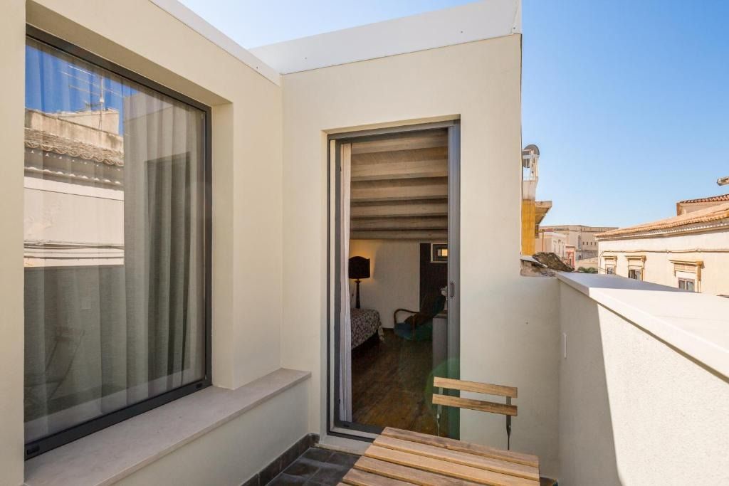 Appartamento con balcone foto 4