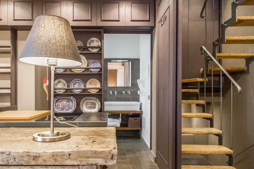 Appartamento con balcone foto 1