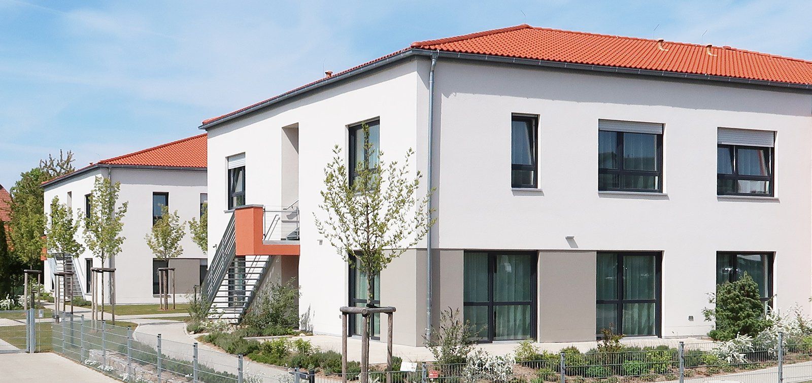 Wohnheim barrierefreies Wohnen für Senioren und behinderte Menschen