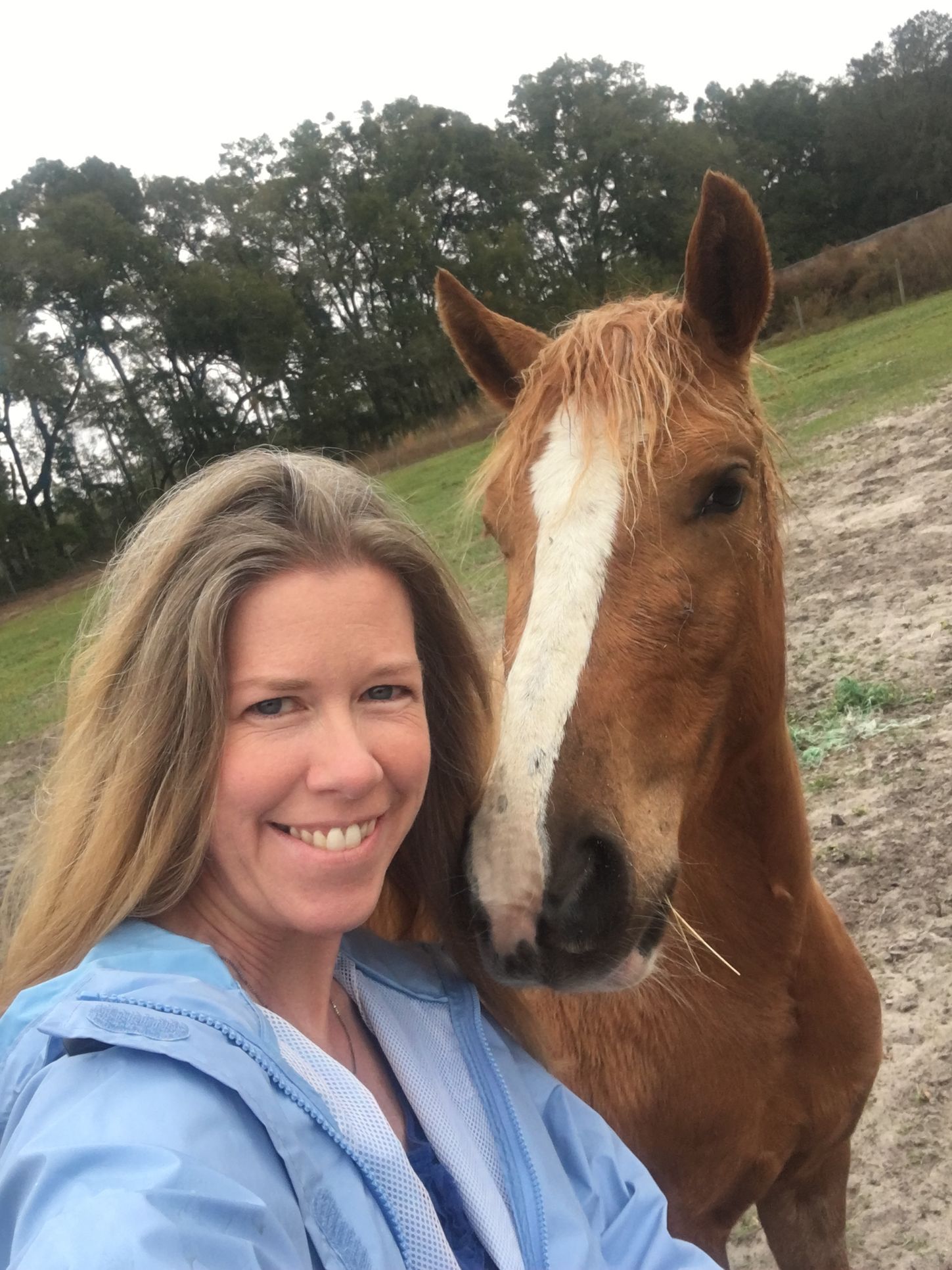 Lisa Renshaw of Blu Dove Designs & Brilliant Endeavors with her horse JuneBug