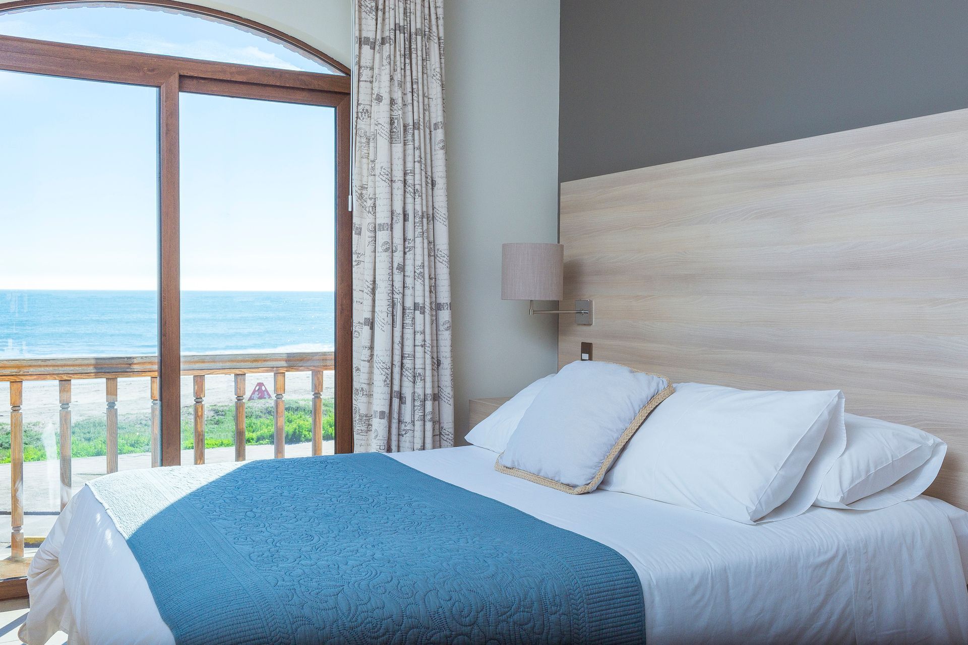 Habitación superior con vista frontal al mar