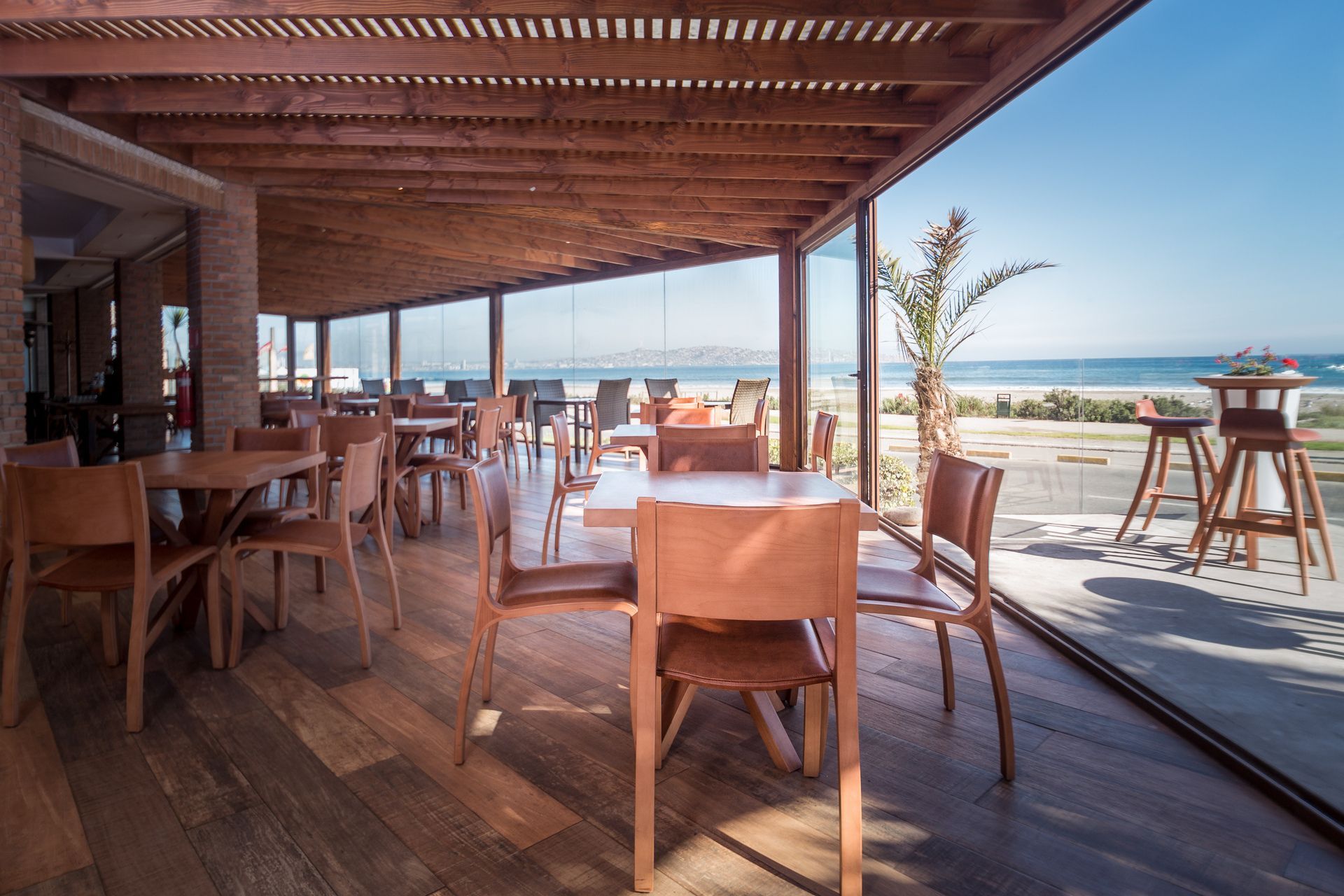 Desayunador con vista al mar