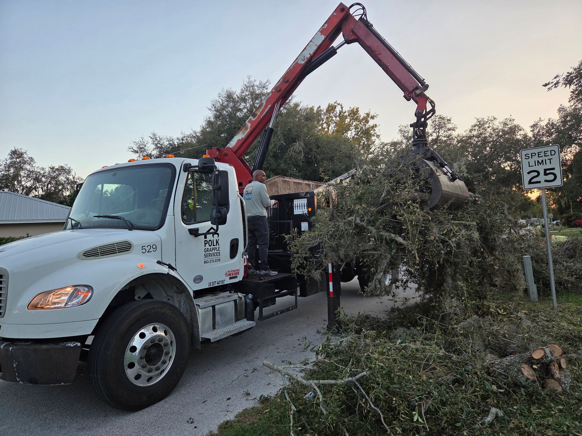 Polk County, FL grapple truck services