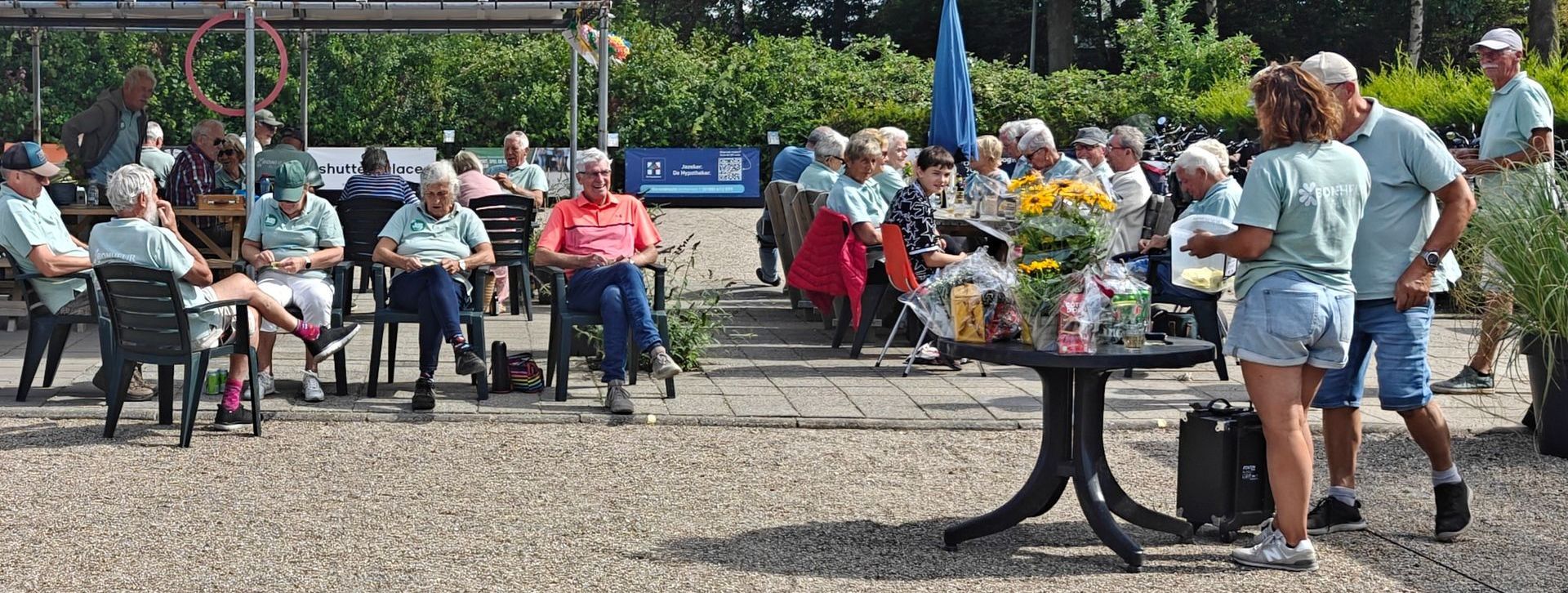 GESLAAGD RECREATIEMIXTOERNOOI DRUK BEZOCHT 