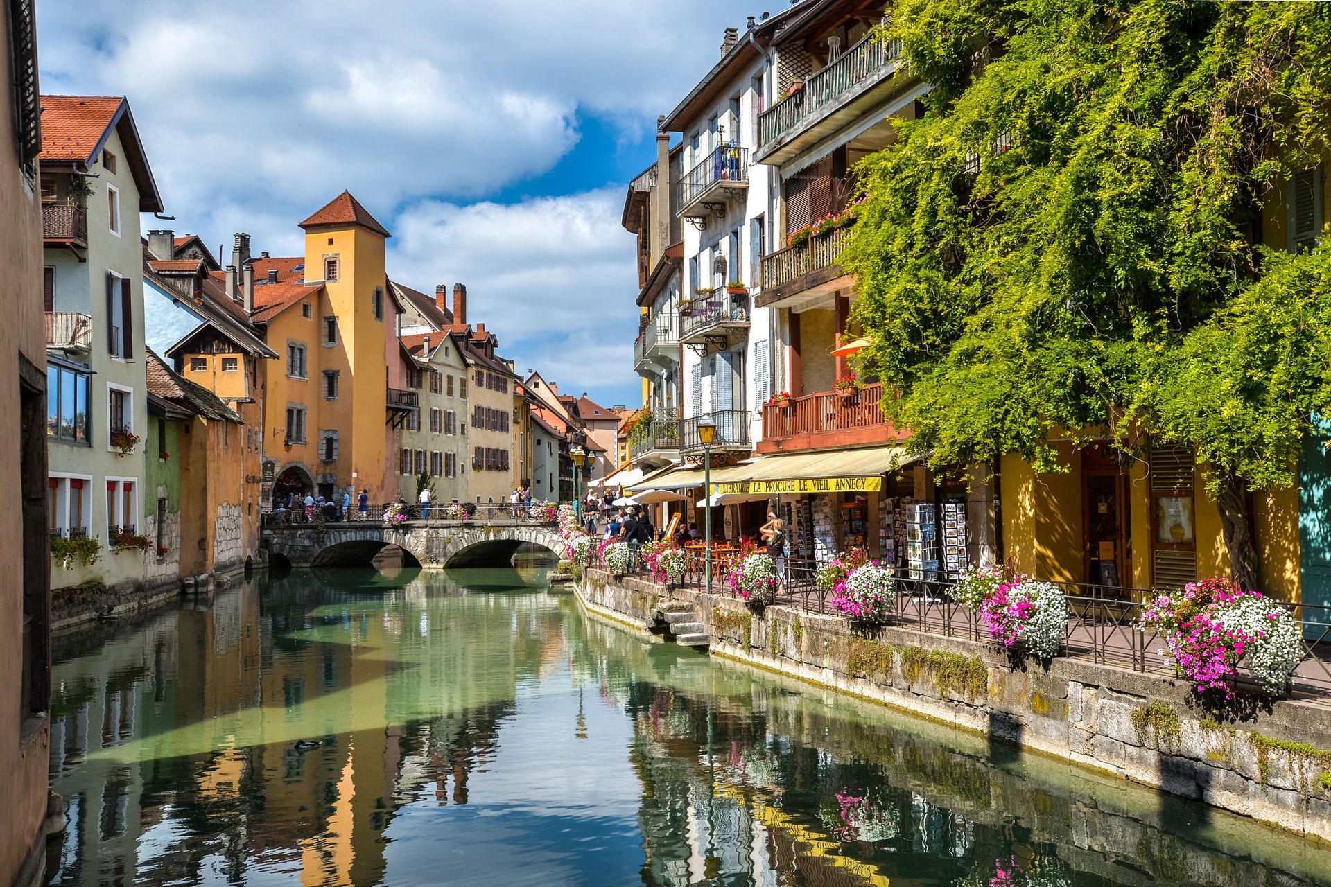 Annecy’s canal lined with colorful houses — lakeside town in the French Alps with storybook scenery.
