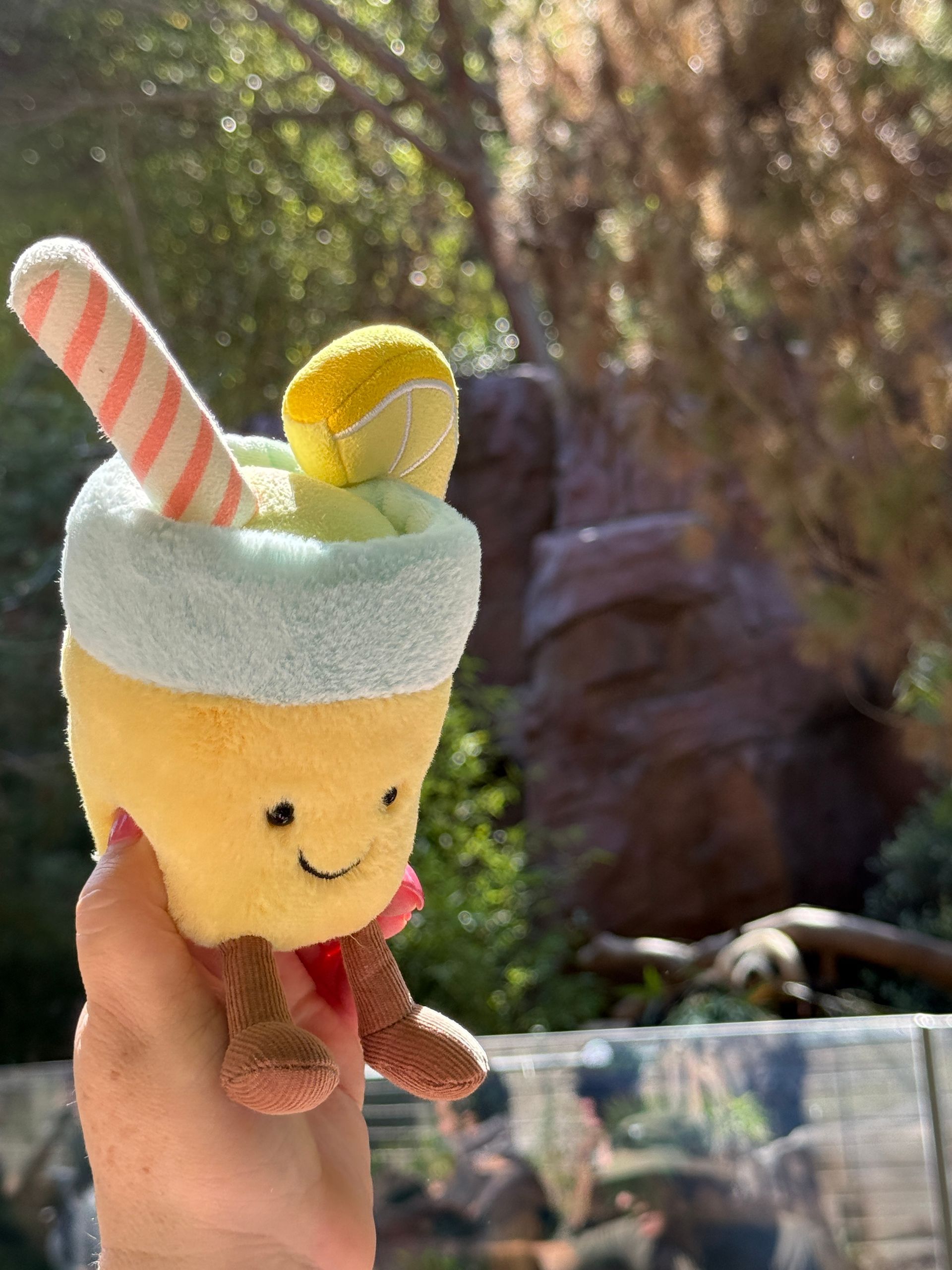 Lulu the Lemonade meets the world’s cutest ambassadors at the panda exhibit